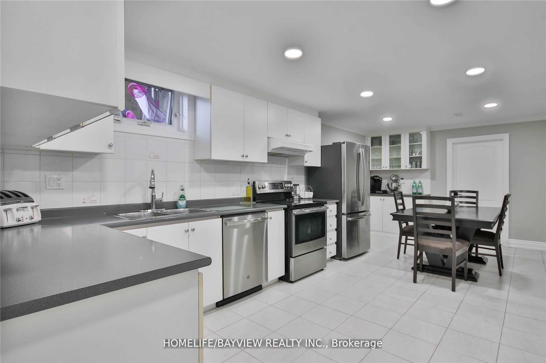 Photo 12 of 72 Keegan (Lower) Crescent, North York, York University Heights — HOMEH