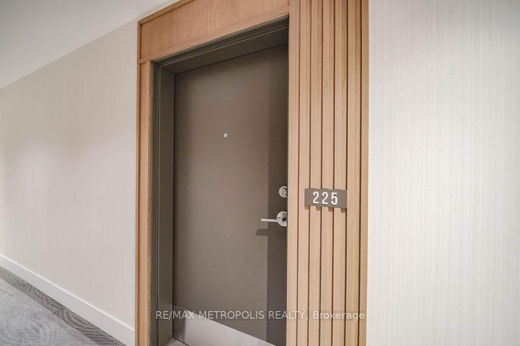 Photo 4 of Unit 225, 385 Arctic Red Drive, Oshawa, Windfields — HOMEH