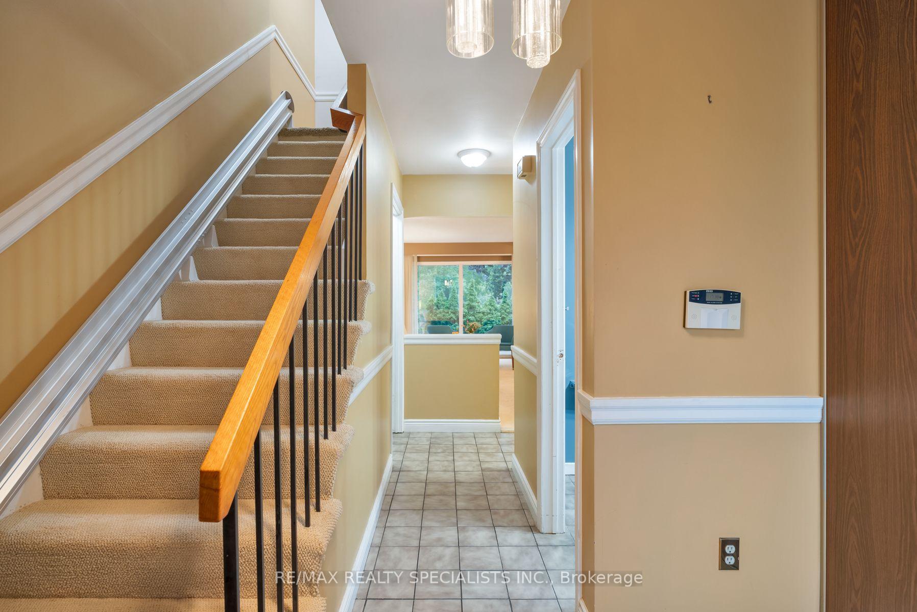 Photo 4 of Unit 75, 20 Mineola Road E, Mississauga, Mineola — HOMEH