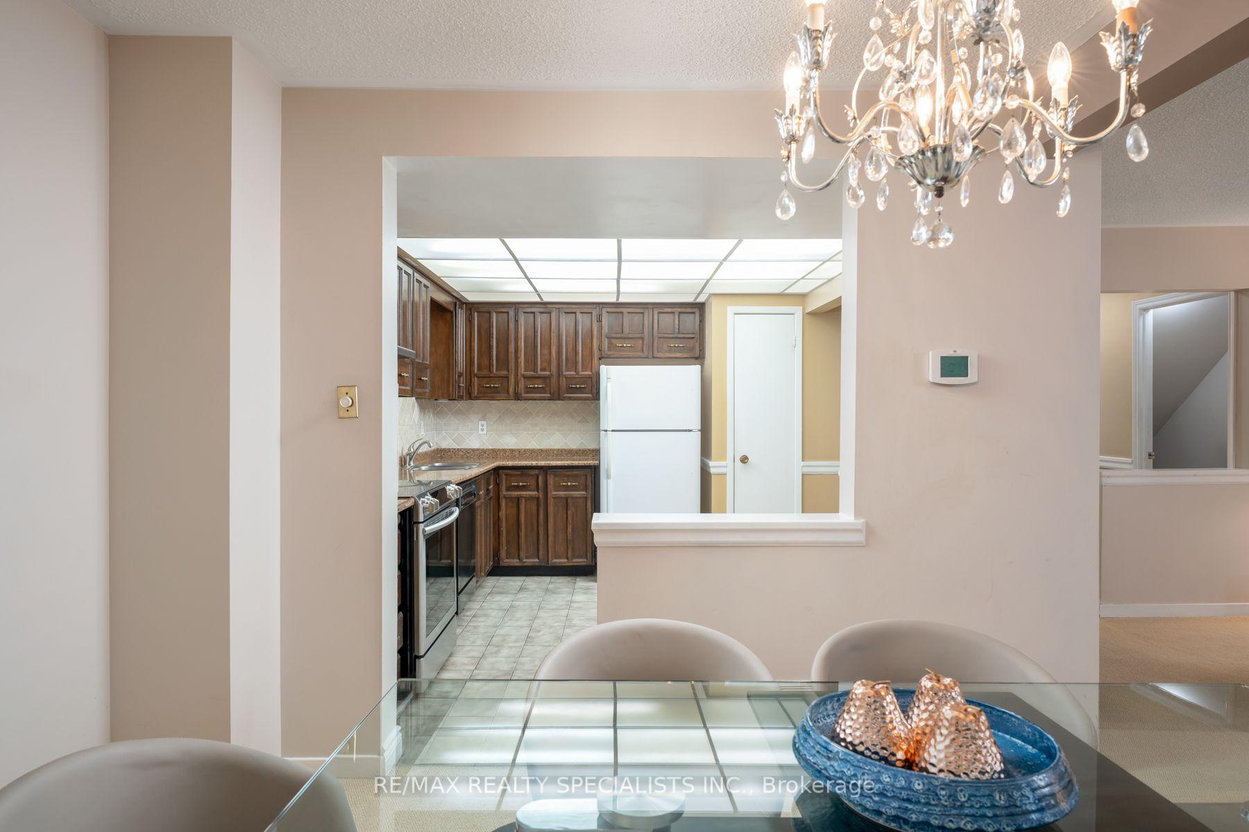 Photo 11 of Unit 75, 20 Mineola Road E, Mississauga, Mineola — HOMEH