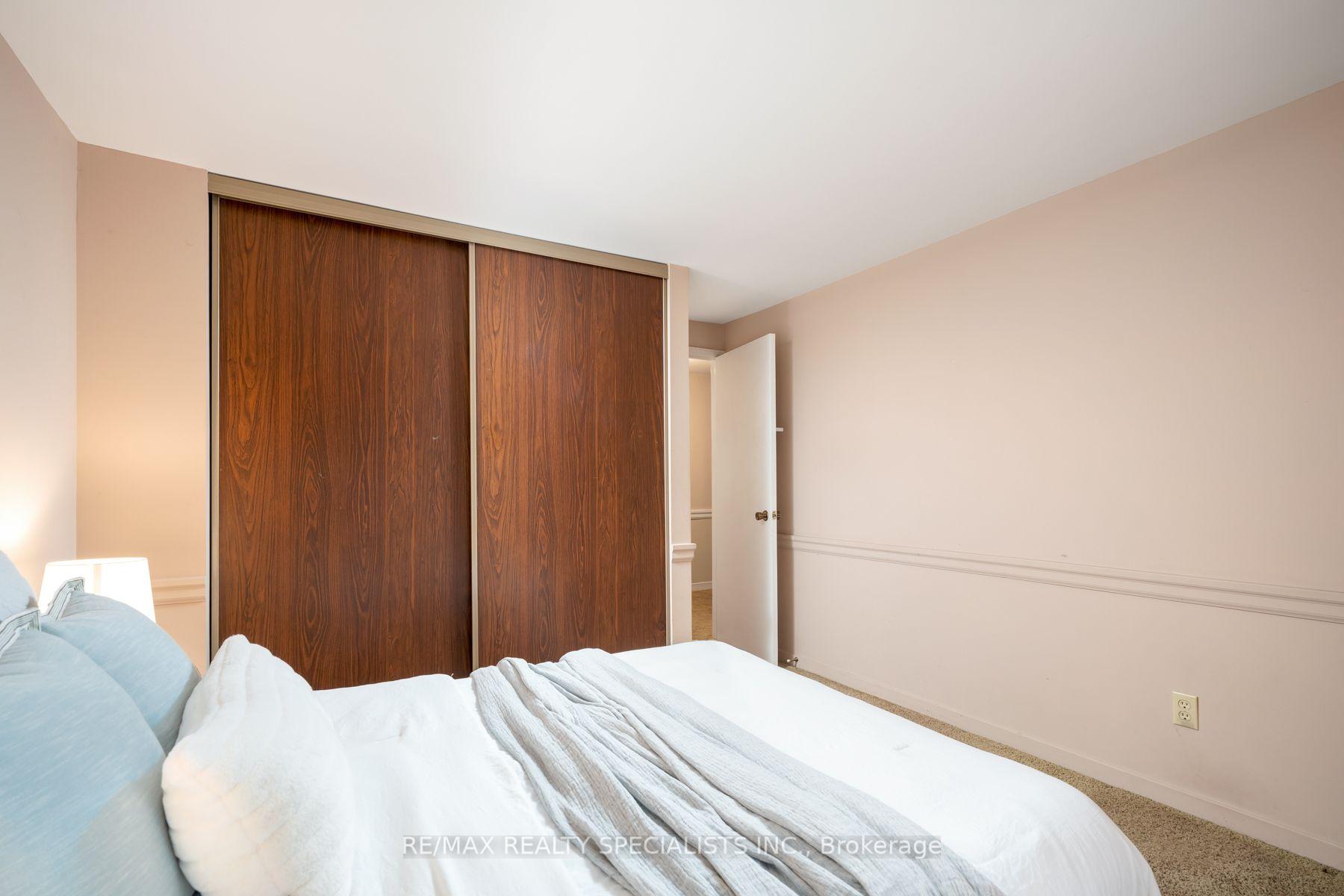 Photo 27 of Unit 75, 20 Mineola Road E, Mississauga, Mineola — HOMEH