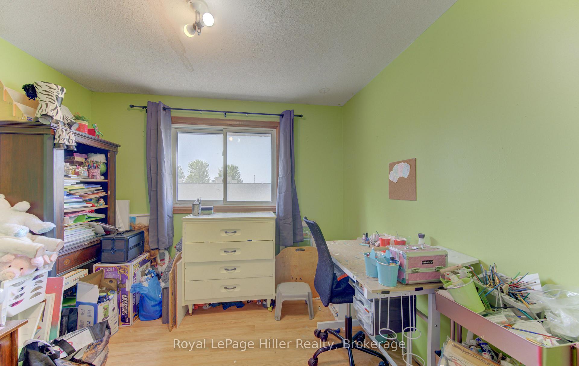 Photo 11 of 61 Babb Crescent, Stratford — HOMEH
