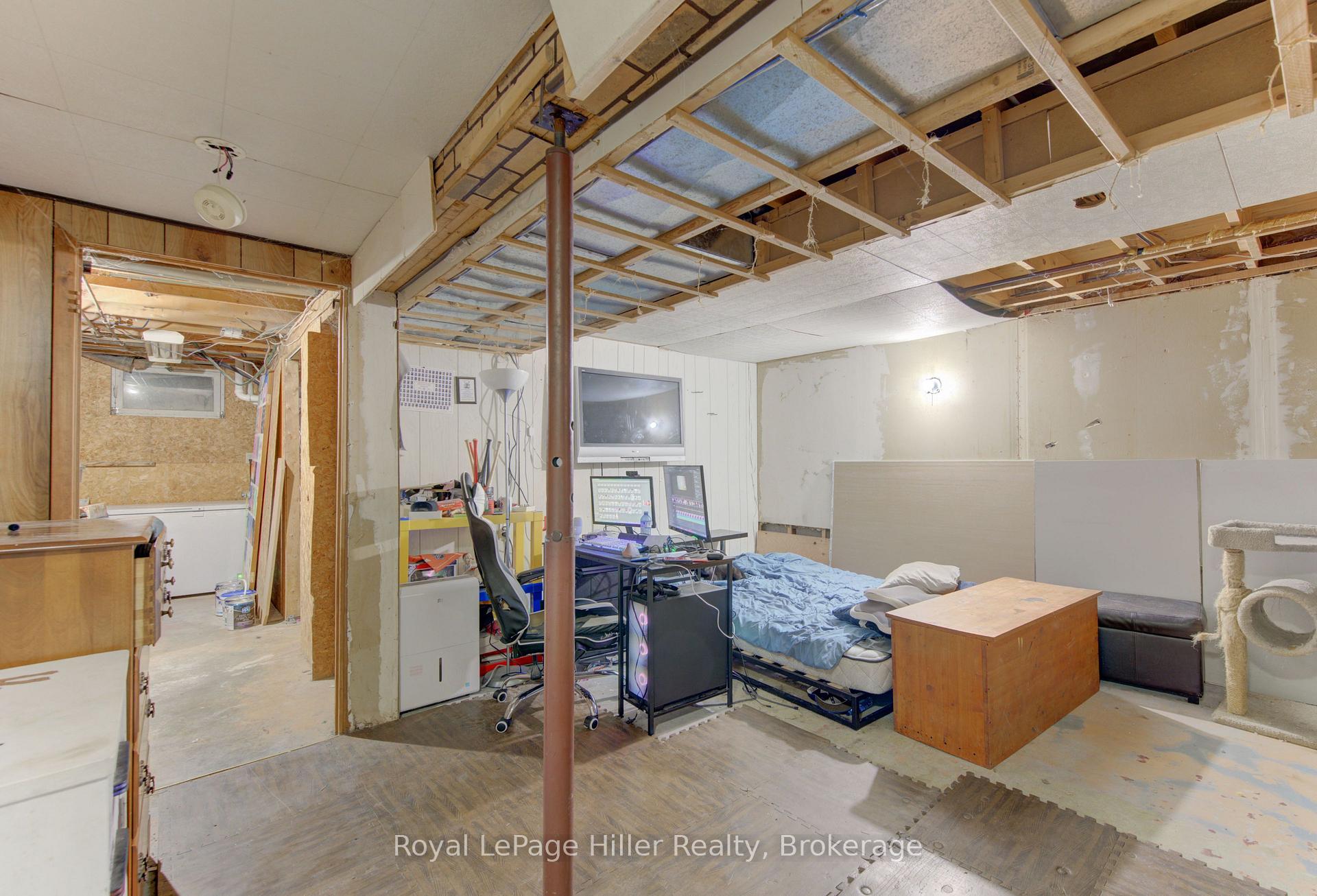 Photo 18 of 61 Babb Crescent, Stratford — HOMEH