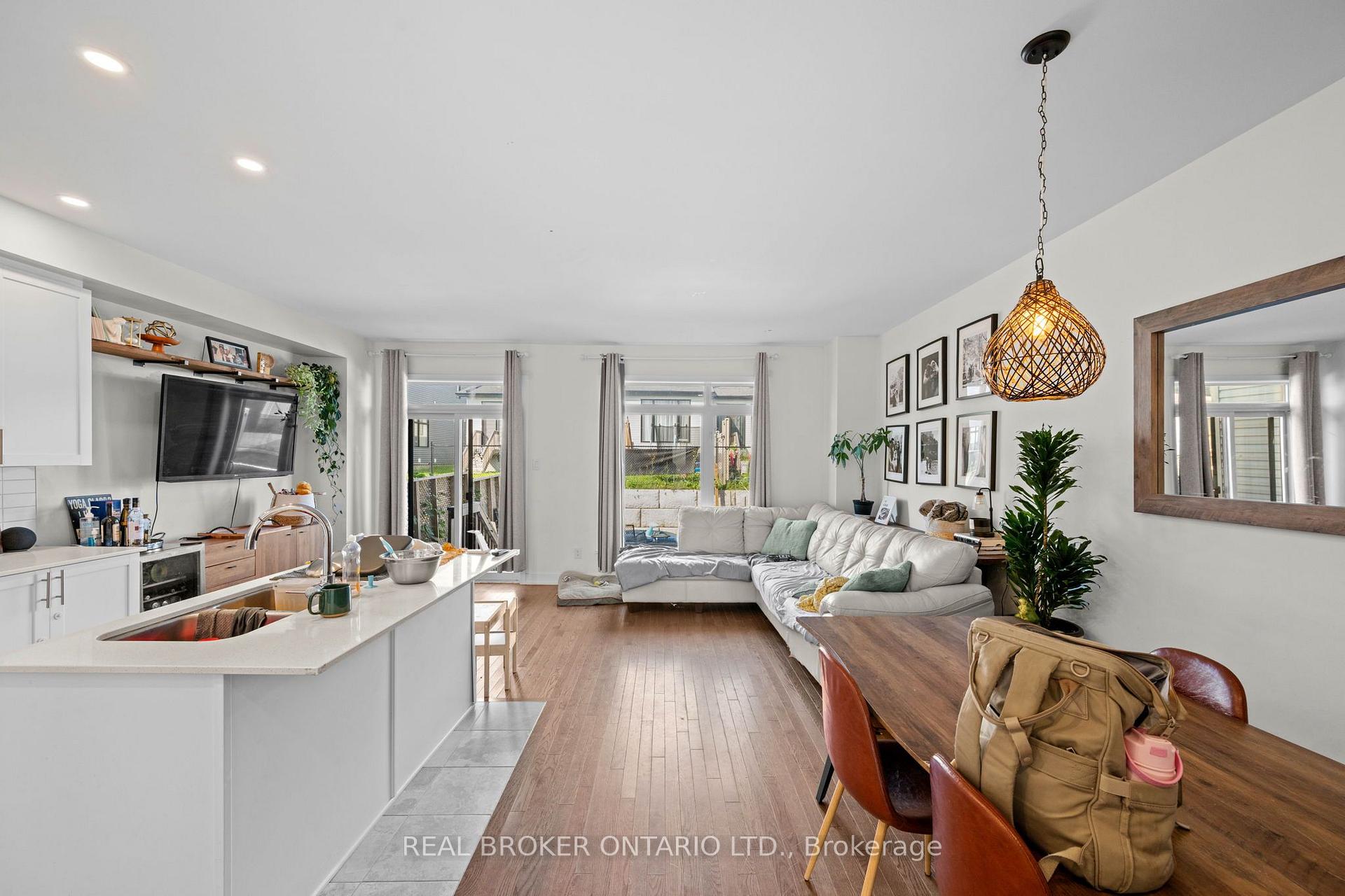 Photo 5 of 645 Rathburn Lane, Ottawa, Leitrim — HOMEH
