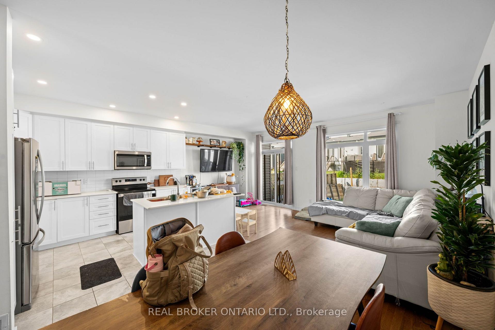 Photo 10 of 645 Rathburn Lane, Ottawa, Leitrim — HOMEH