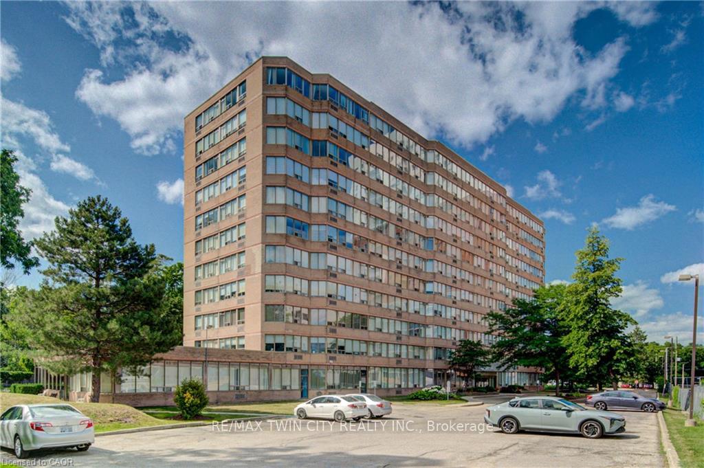 Photo 1 of 3227 King Street E, Kitchener, Centreville Chicopee — HOMEH