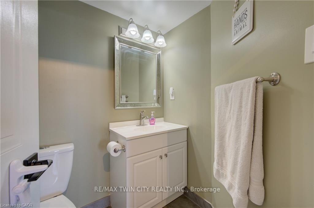 Photo 15 of 3227 King Street E, Kitchener, Centreville Chicopee — HOMEH
