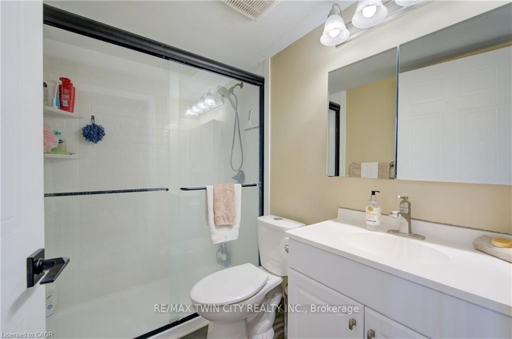 Photo 17 of 3227 King Street E, Kitchener, Centreville Chicopee — HOMEH