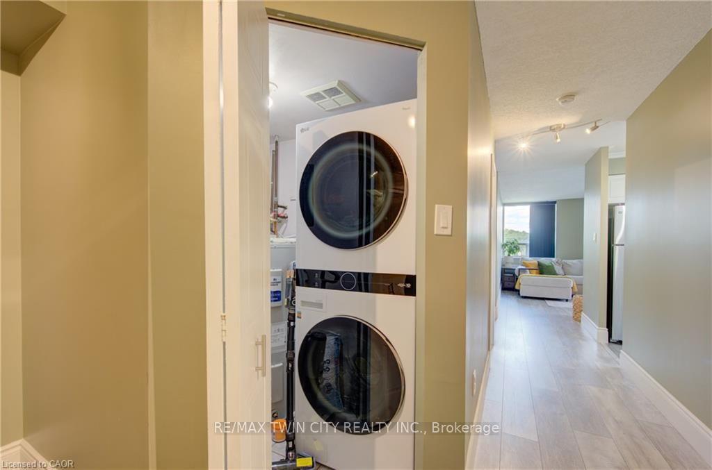Photo 18 of 3227 King Street E, Kitchener, Centreville Chicopee — HOMEH