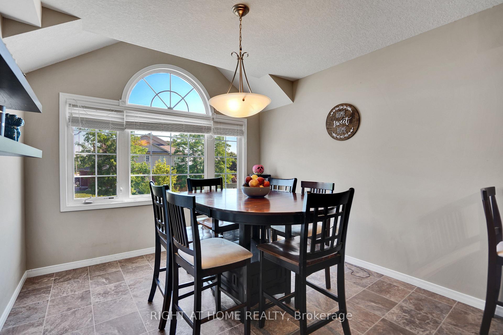 Photo 6 of 60 Featherstone Street, Kitchener, Huron Park — HOMEH