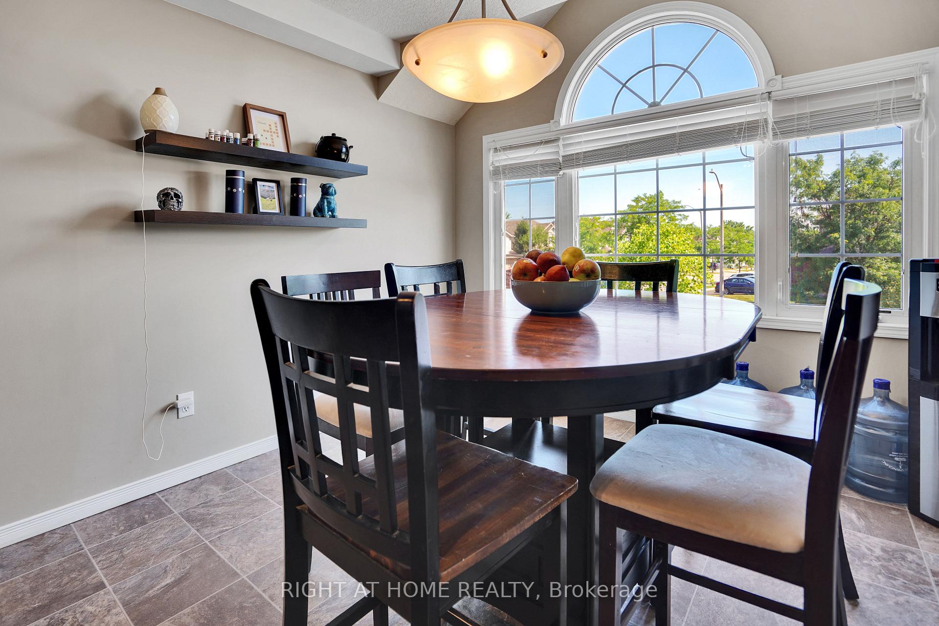 Photo 7 of 60 Featherstone Street, Kitchener, Huron Park — HOMEH