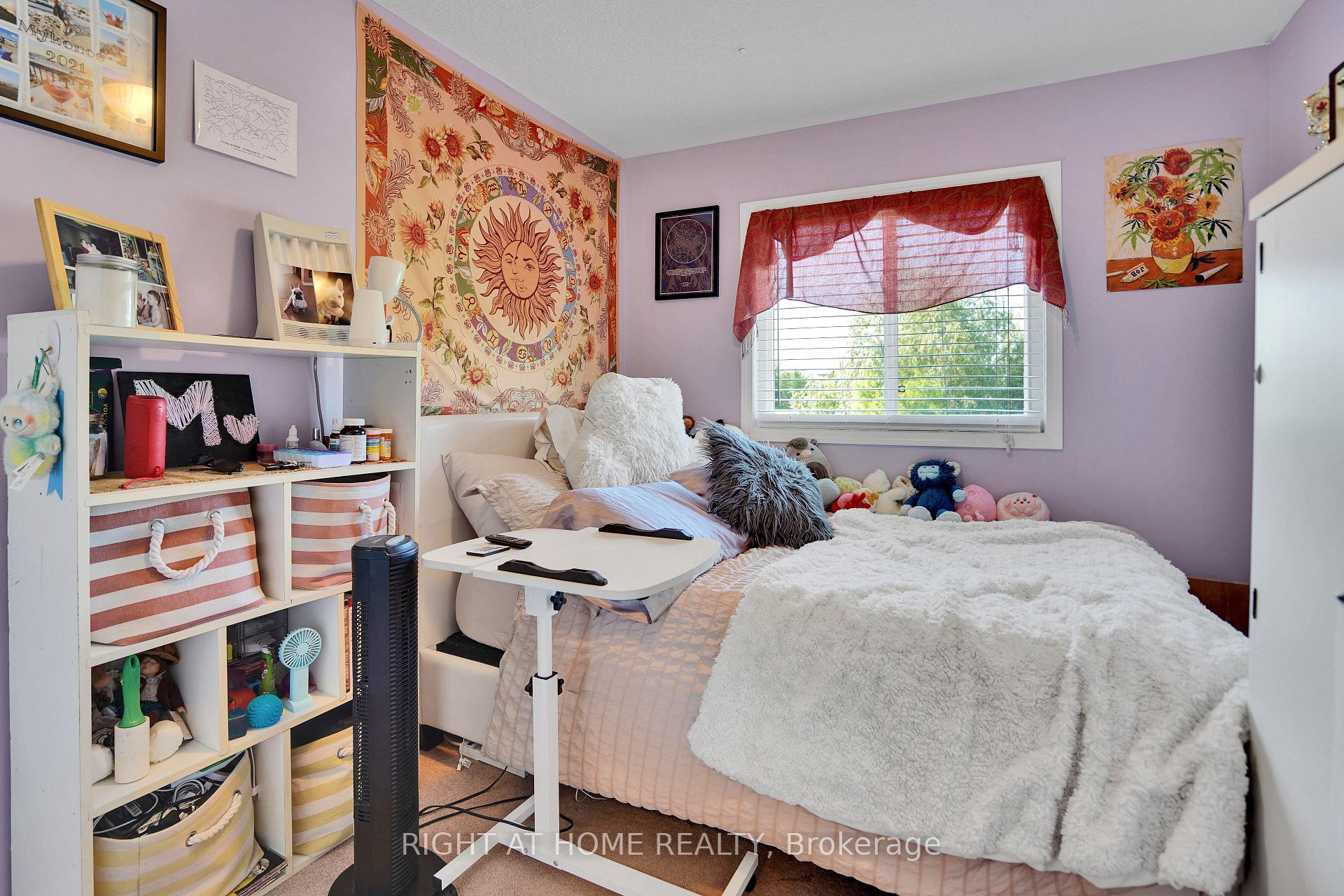 Photo 18 of 60 Featherstone Street, Kitchener, Huron Park — HOMEH
