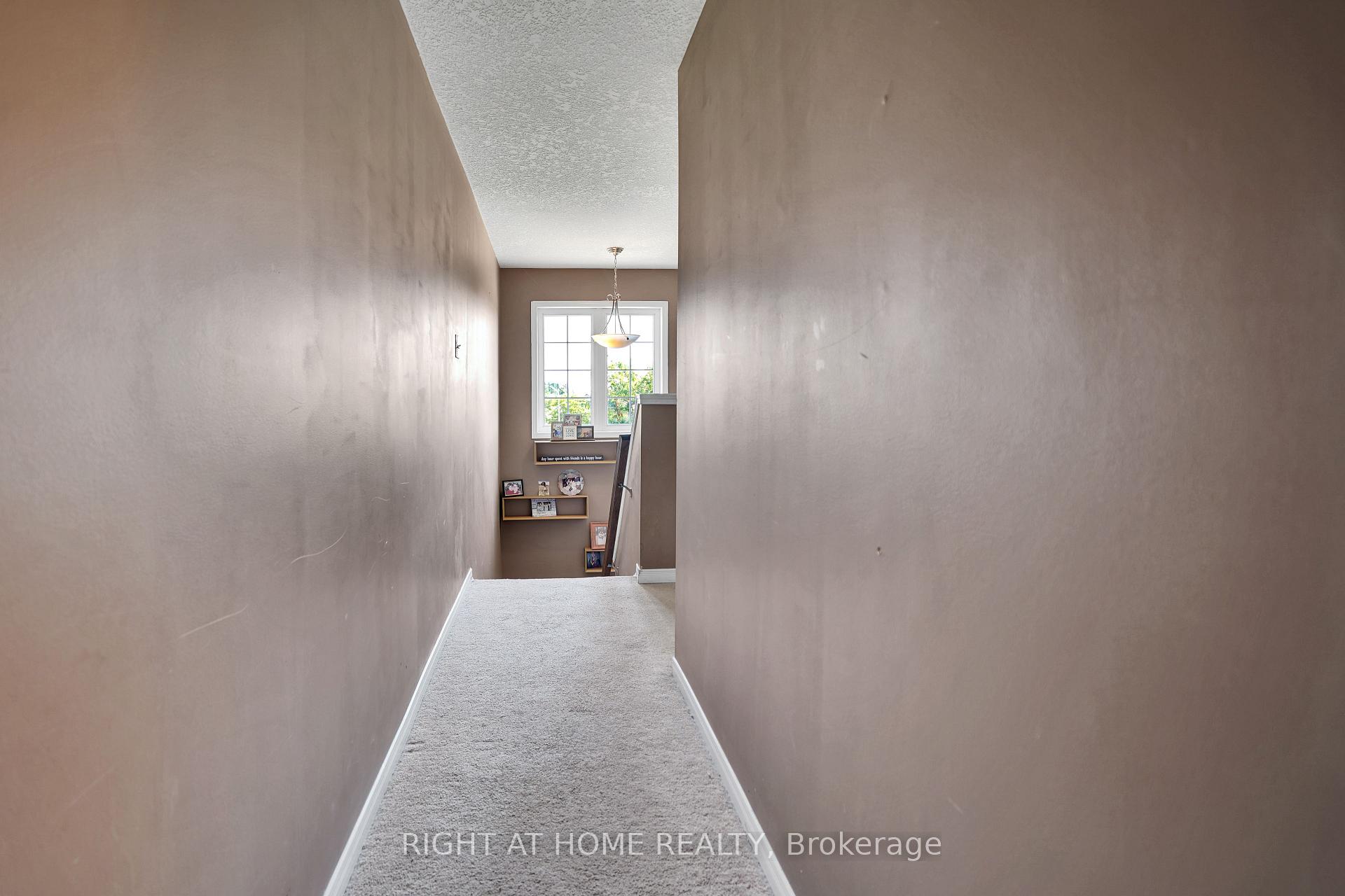 Photo 19 of 60 Featherstone Street, Kitchener, Huron Park — HOMEH