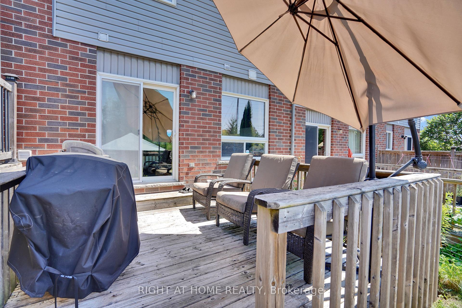 Photo 24 of 60 Featherstone Street, Kitchener, Huron Park — HOMEH