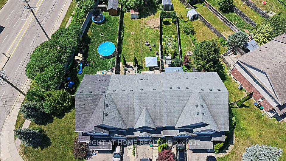 Photo 26 of 60 Featherstone Street, Kitchener, Huron Park — HOMEH
