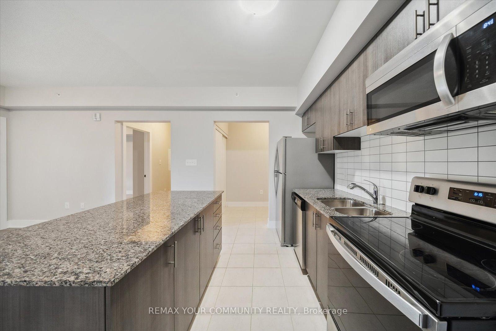 Photo 9 of Unit 204, 5 Chef Lane, Barrie, Innis-Shore — HOMEH