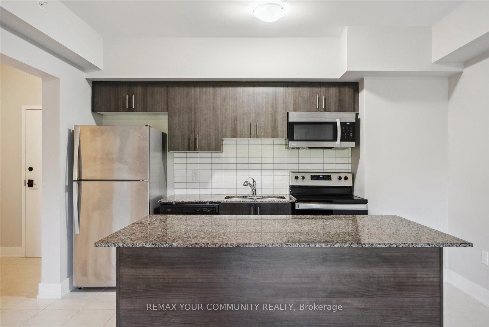 Photo 10 of Unit 204, 5 Chef Lane, Barrie, Innis-Shore — HOMEH