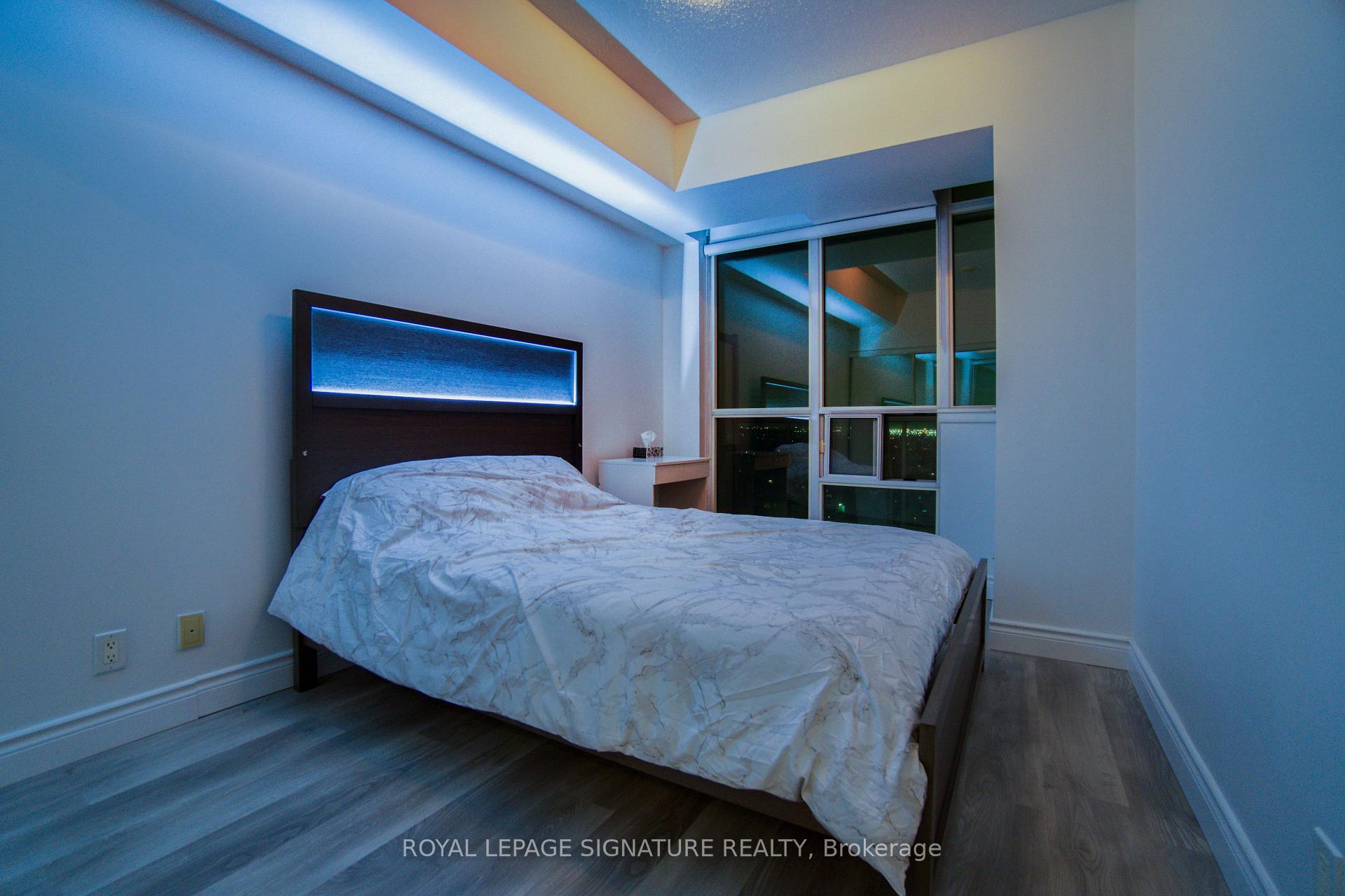 Photo 4 of Unit 1701, 90 Absolute Avenue, Mississauga, City Centre — HOMEH