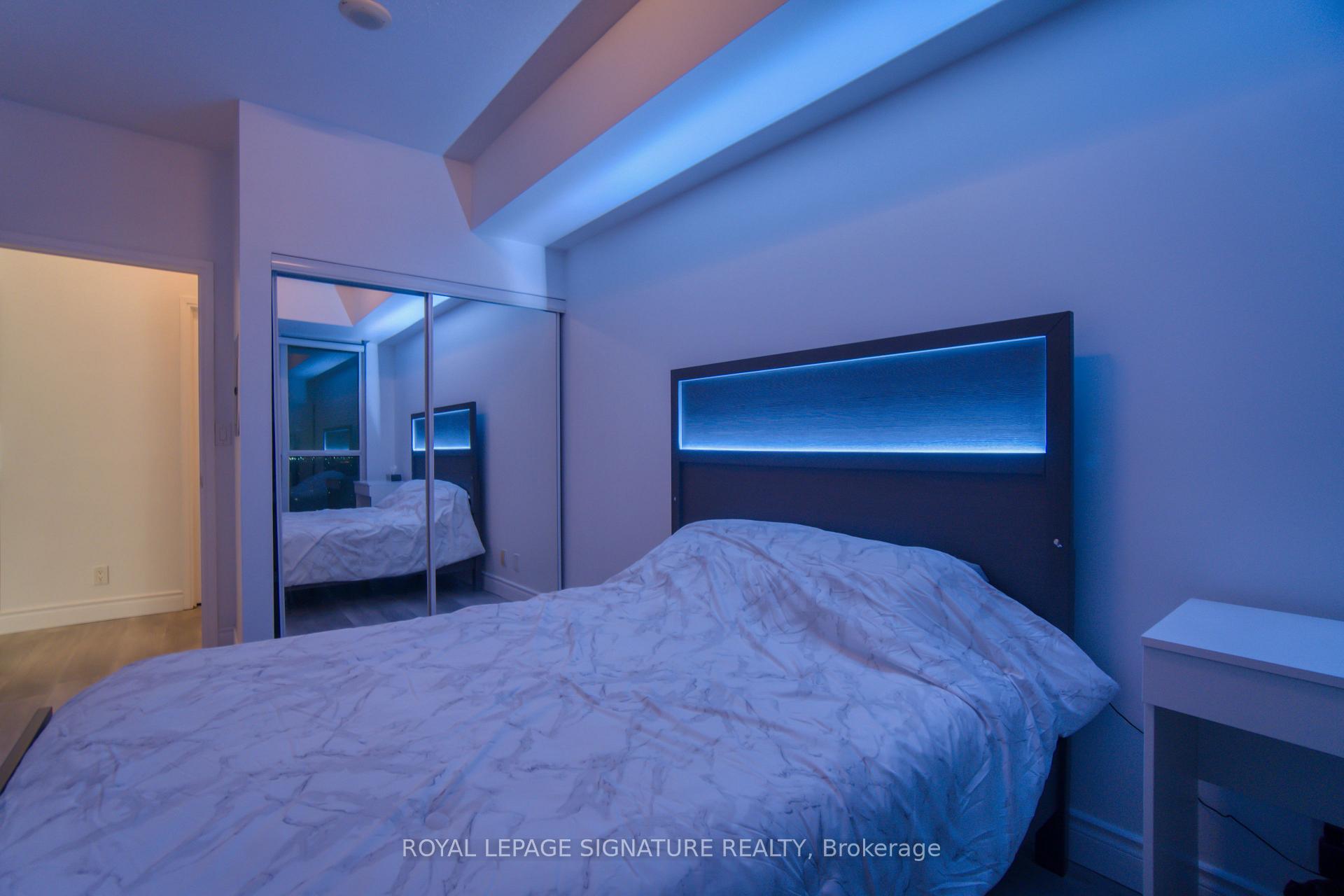 Photo 6 of Unit 1701, 90 Absolute Avenue, Mississauga, City Centre — HOMEH