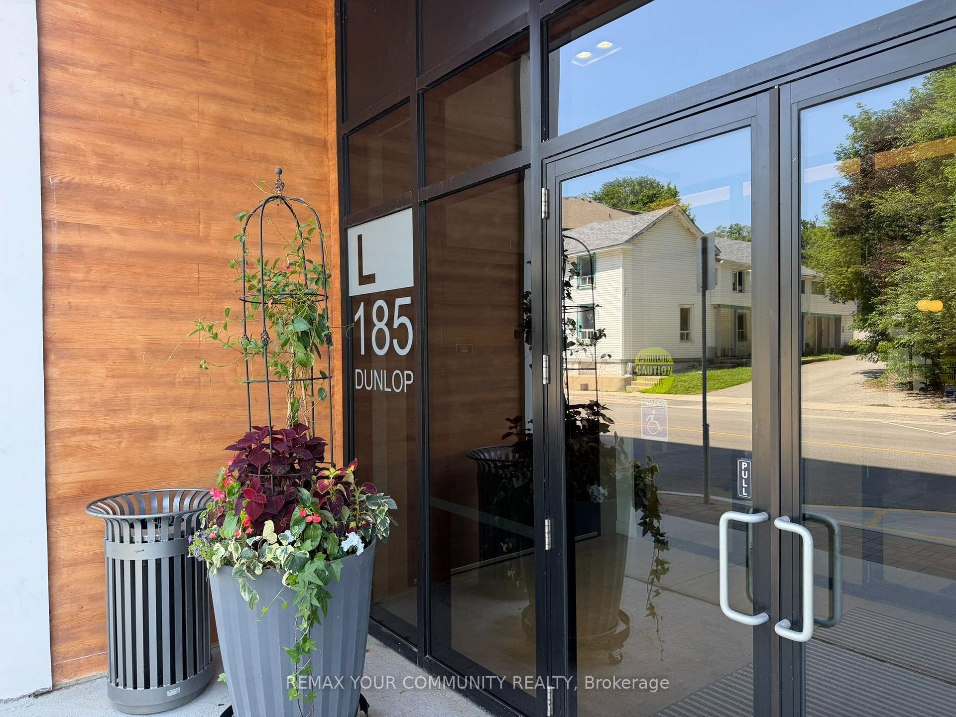 Photo 3 of Unit 303, 185 Dunlop Street E, Barrie, Lakeshore — HOMEH