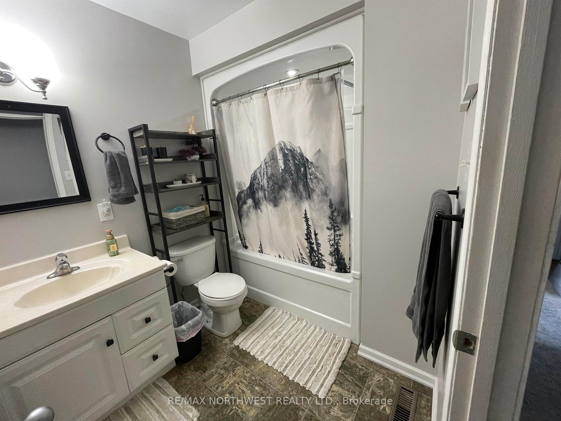 Photo 10 of 48 Thunder Drive, Dryden, Pronger Park — HOMEH