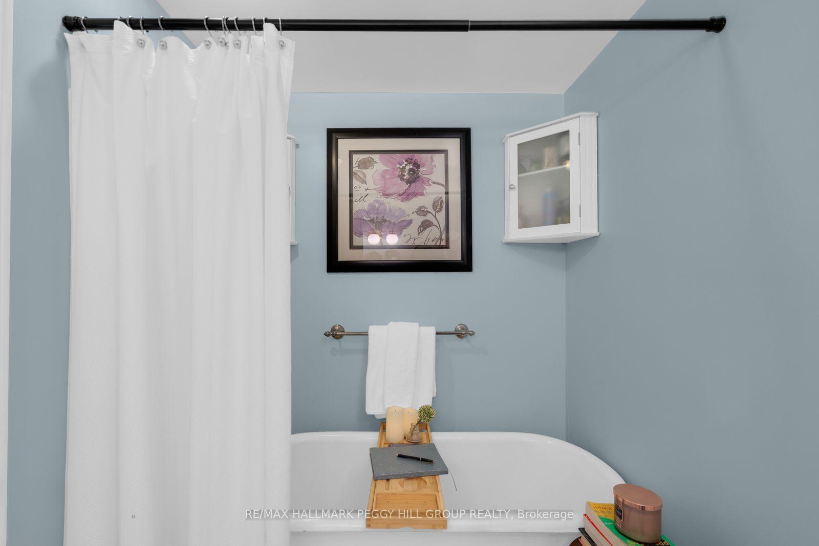 Photo 10 of 16 William Street, Orillia — HOMEH