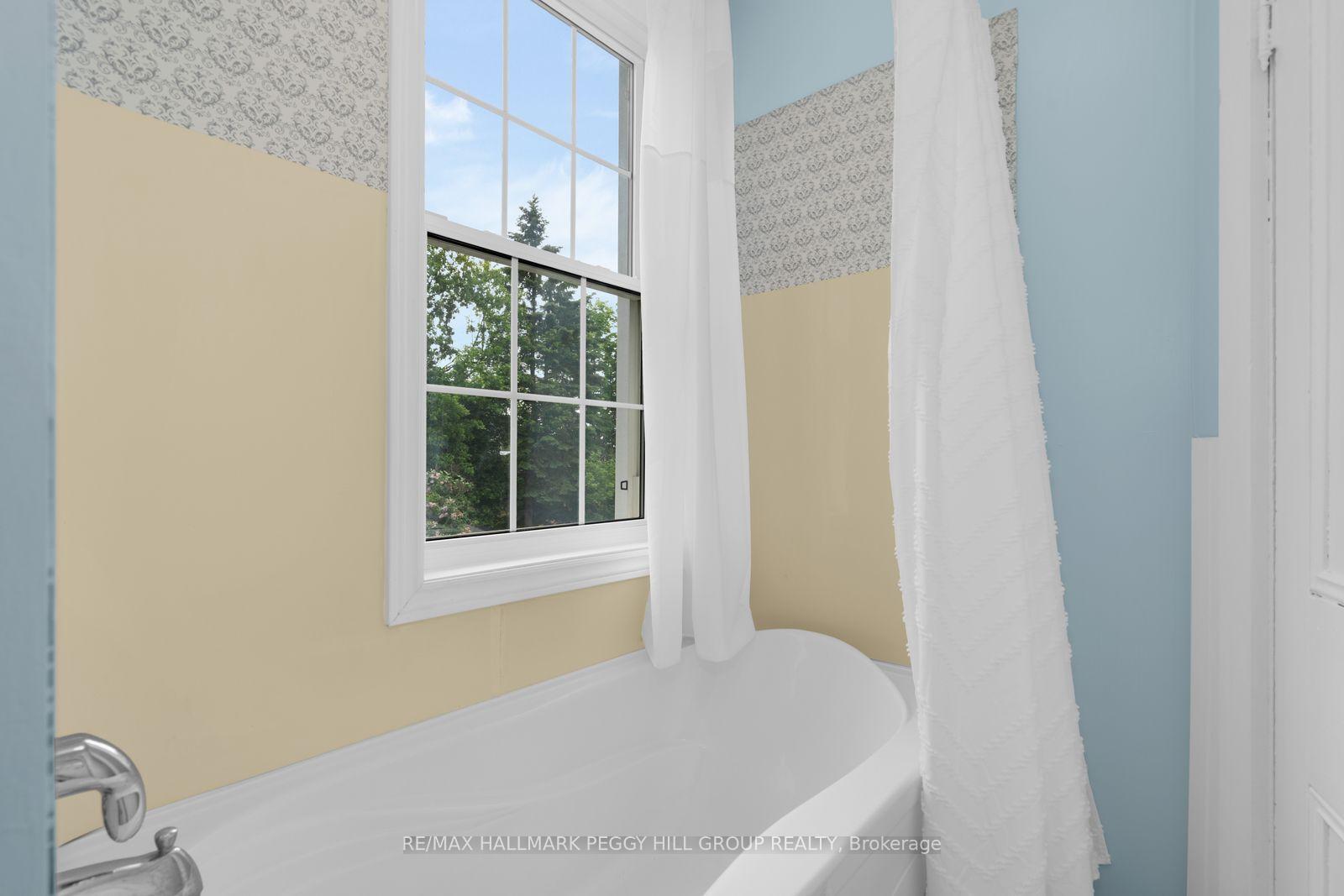Photo 14 of 16 William Street, Orillia — HOMEH