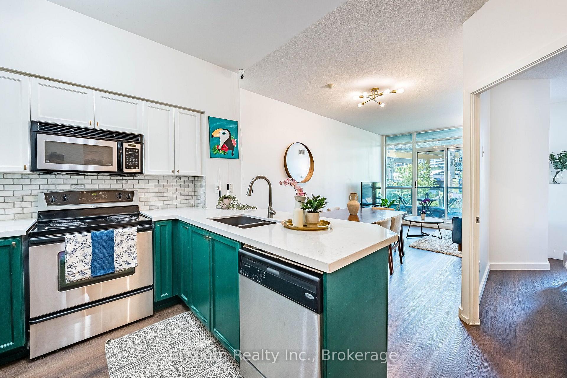 Photo 6 of Unit 220, 231 Fort York Boulevard, Toronto, Niagara — HOMEH