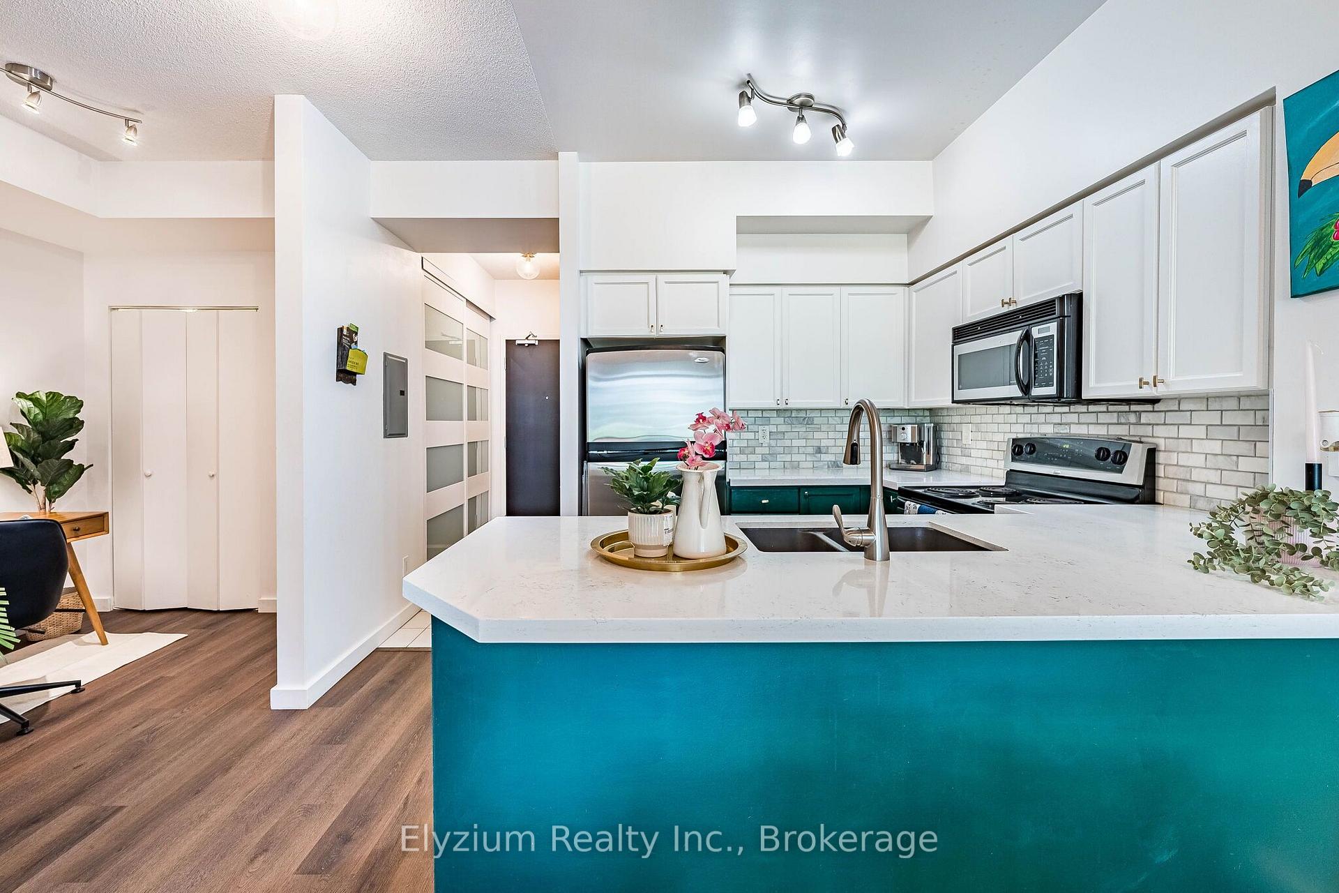 Photo 9 of Unit 220, 231 Fort York Boulevard, Toronto, Niagara — HOMEH
