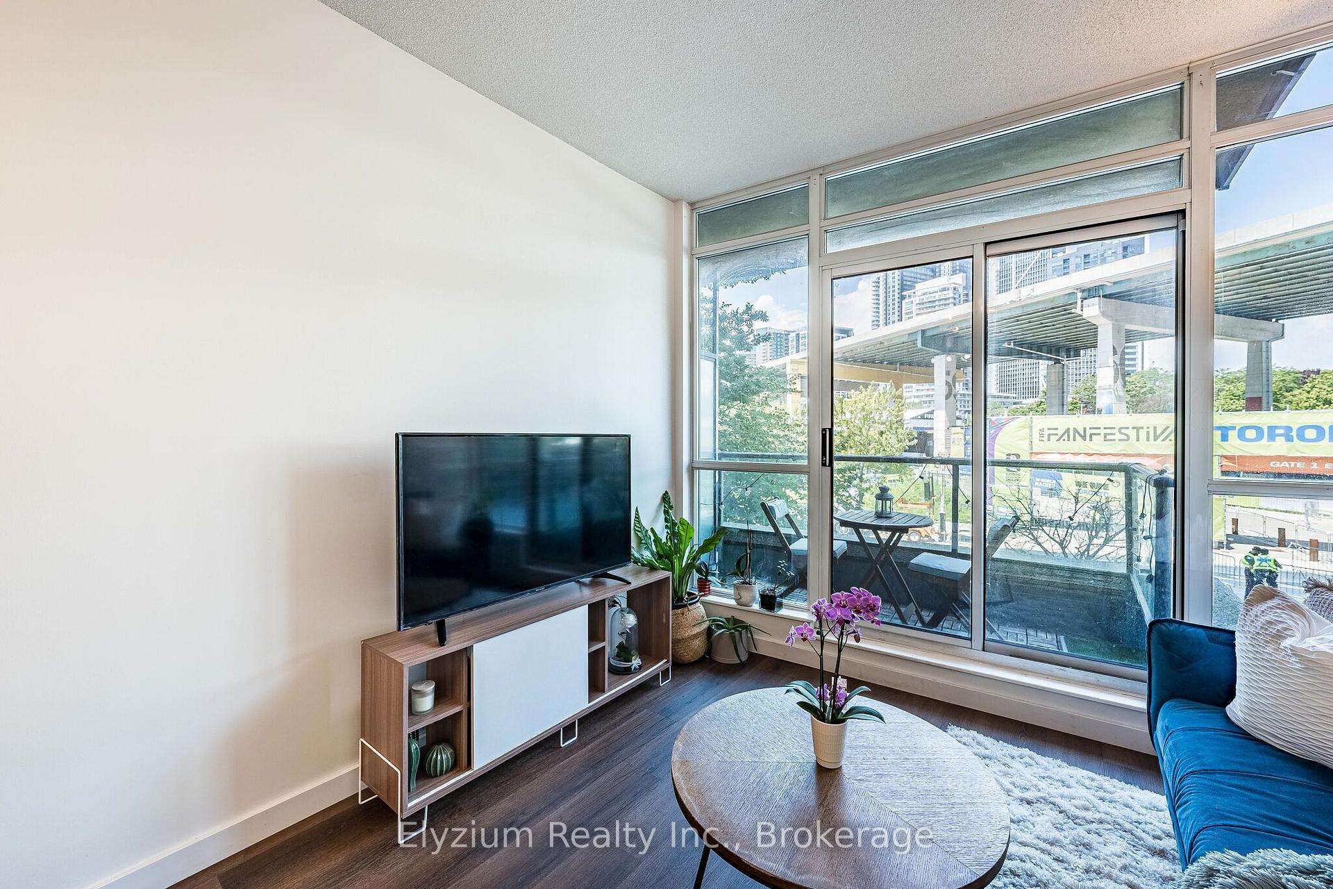 Photo 14 of Unit 220, 231 Fort York Boulevard, Toronto, Niagara — HOMEH
