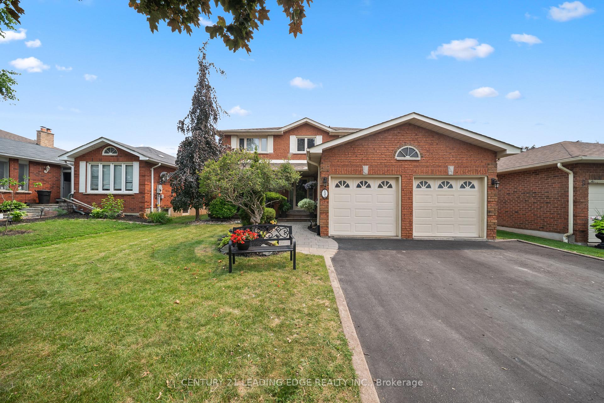 Front of 135 Aspen Crescent