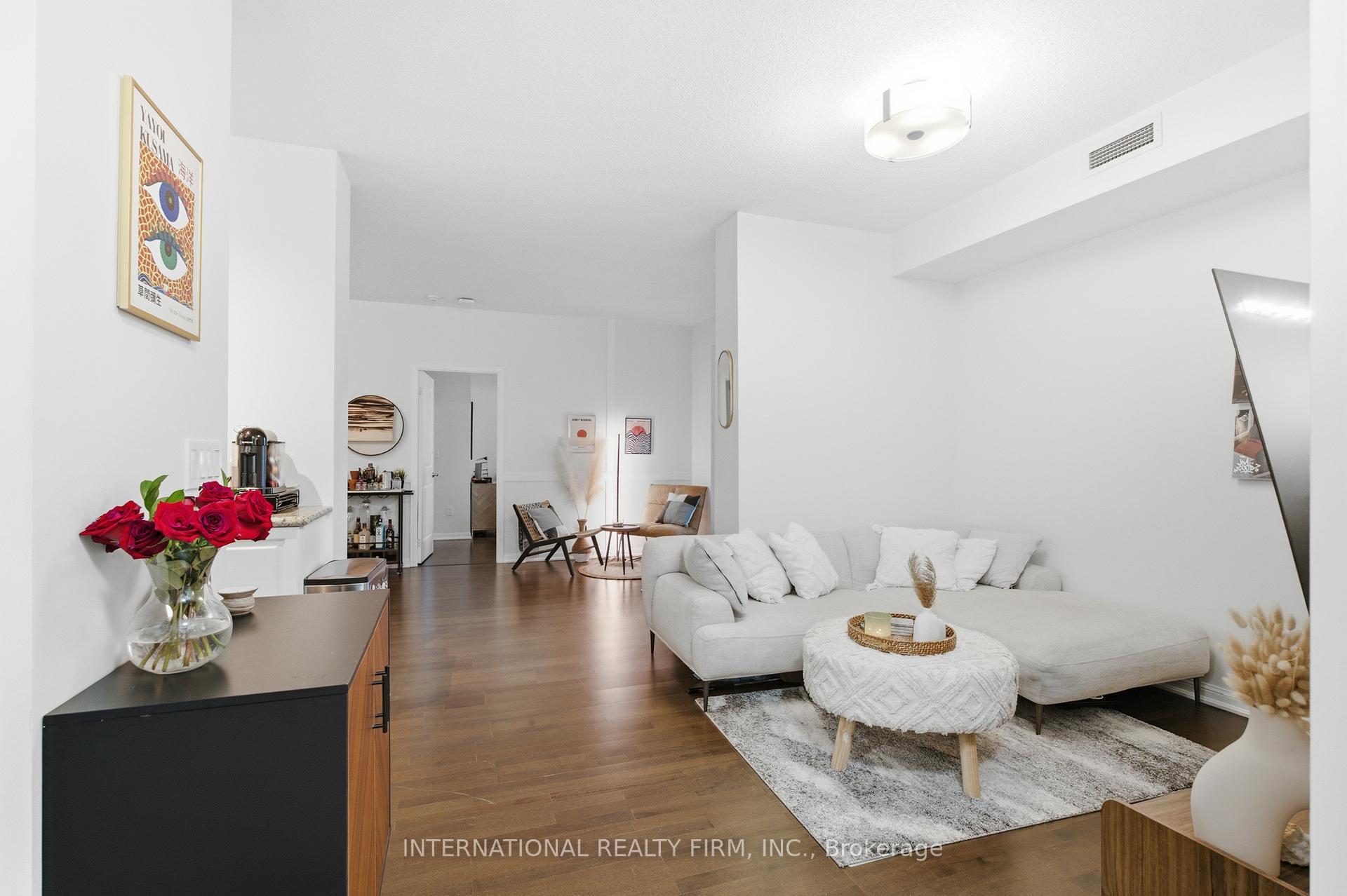 Photo 6 of Unit 711, 628 Fleet Street, Toronto, Niagara — HOMEH