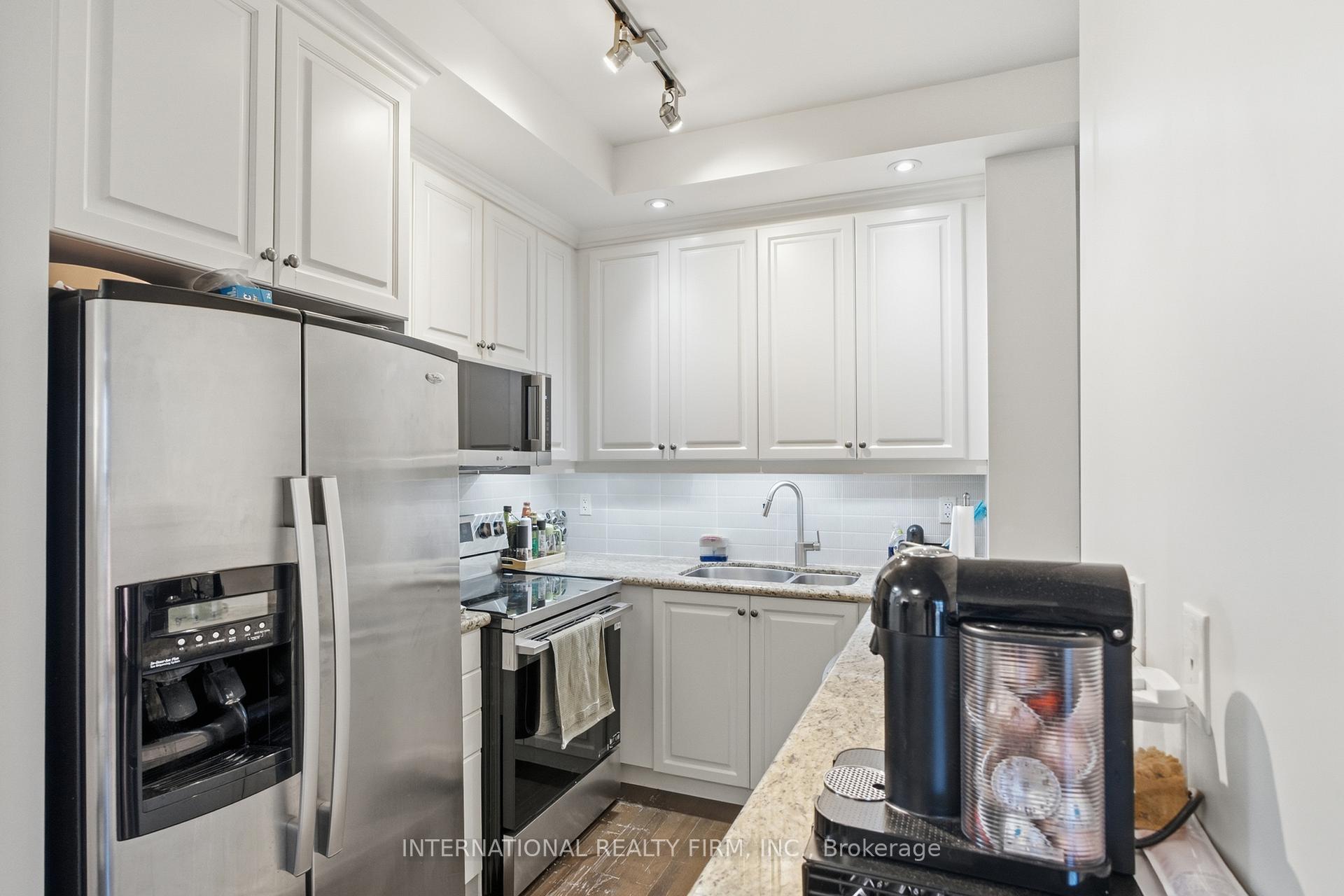 Photo 9 of Unit 711, 628 Fleet Street, Toronto, Niagara — HOMEH