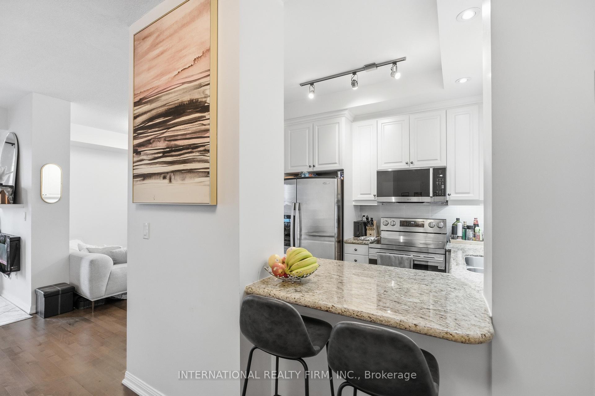 Photo 12 of Unit 711, 628 Fleet Street, Toronto, Niagara — HOMEH