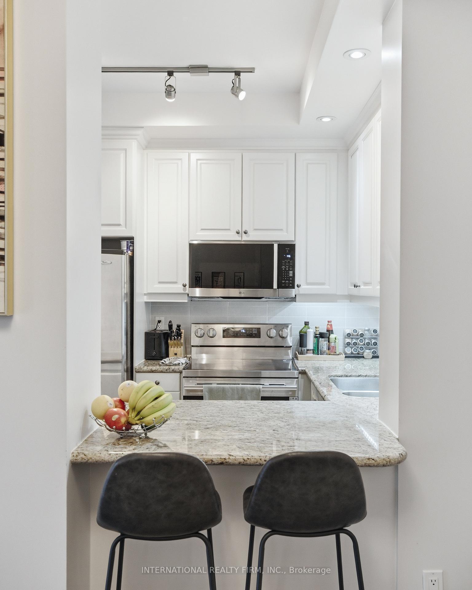 Photo 13 of Unit 711, 628 Fleet Street, Toronto, Niagara — HOMEH