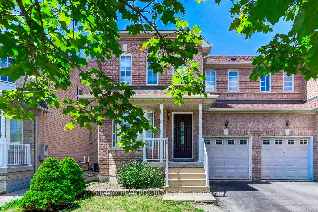 Photo 2 of 20 Raintree Drive, Markham, Village Green-South Unionville — HOMEH