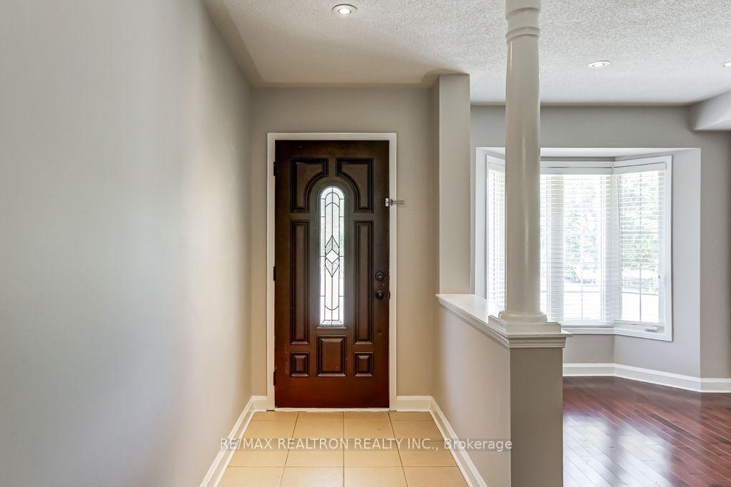 Photo 3 of 20 Raintree Drive, Markham, Village Green-South Unionville — HOMEH