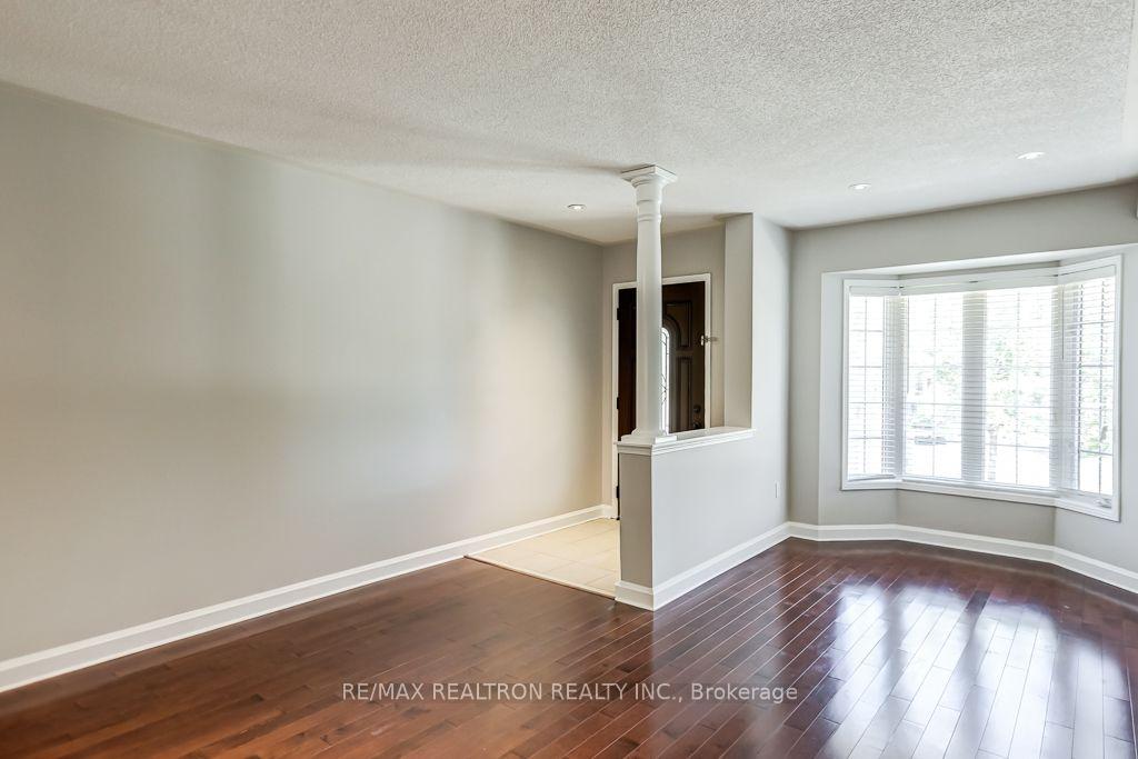Photo 7 of 20 Raintree Drive, Markham, Village Green-South Unionville — HOMEH