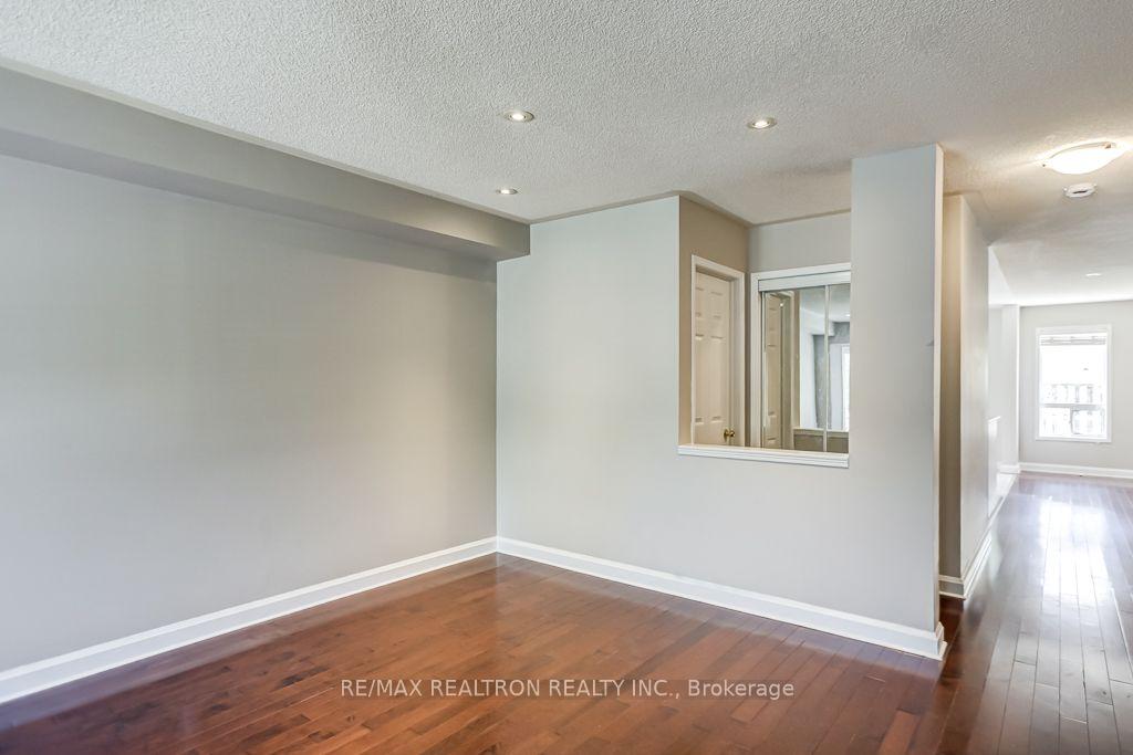 Photo 8 of 20 Raintree Drive, Markham, Village Green-South Unionville — HOMEH