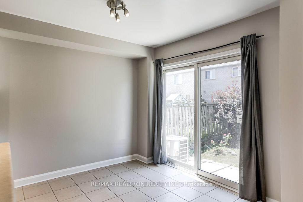 Photo 14 of 20 Raintree Drive, Markham, Village Green-South Unionville — HOMEH