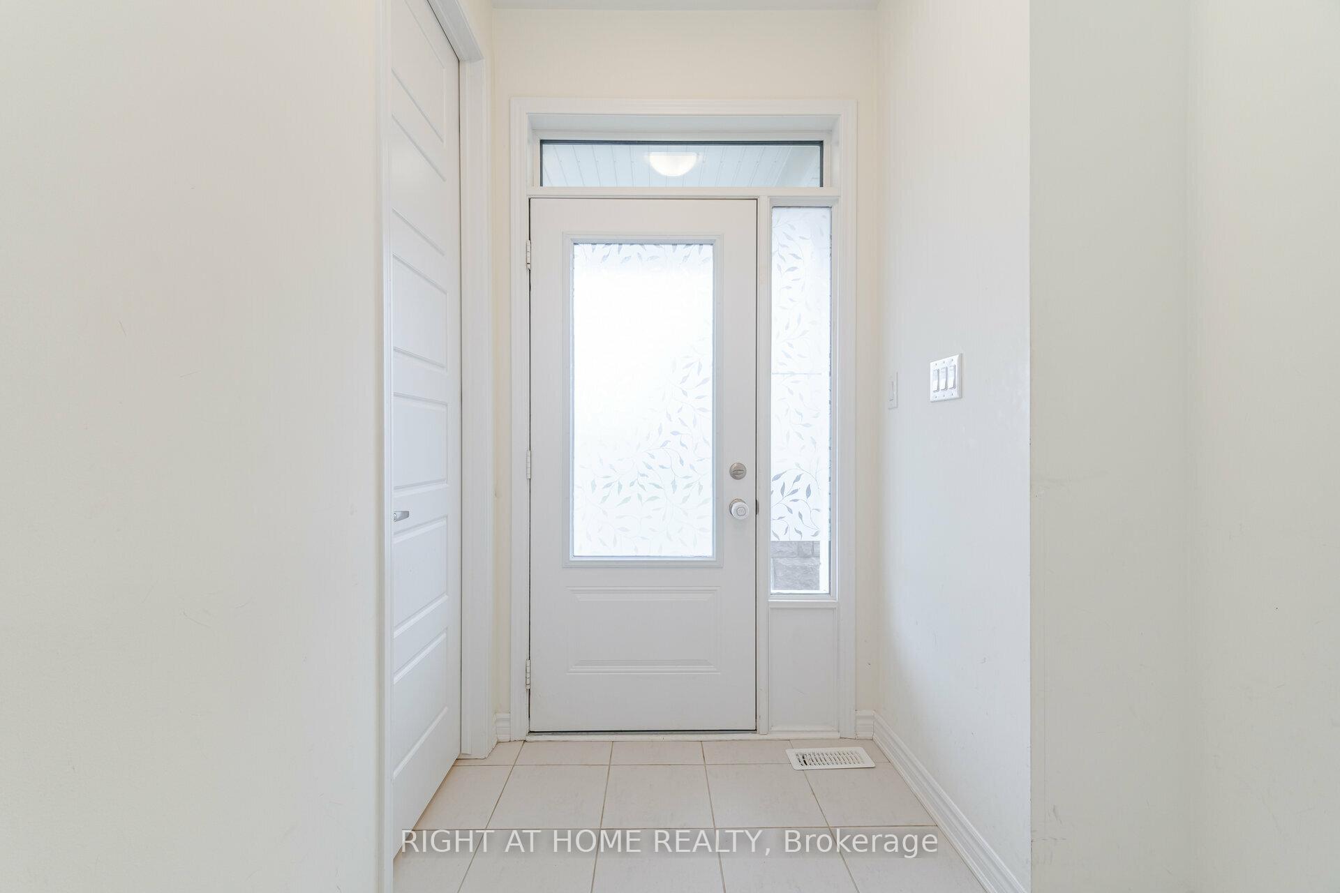 Photo 6 of 908 Sumac Gardens, Milton, Cobban — HOMEH