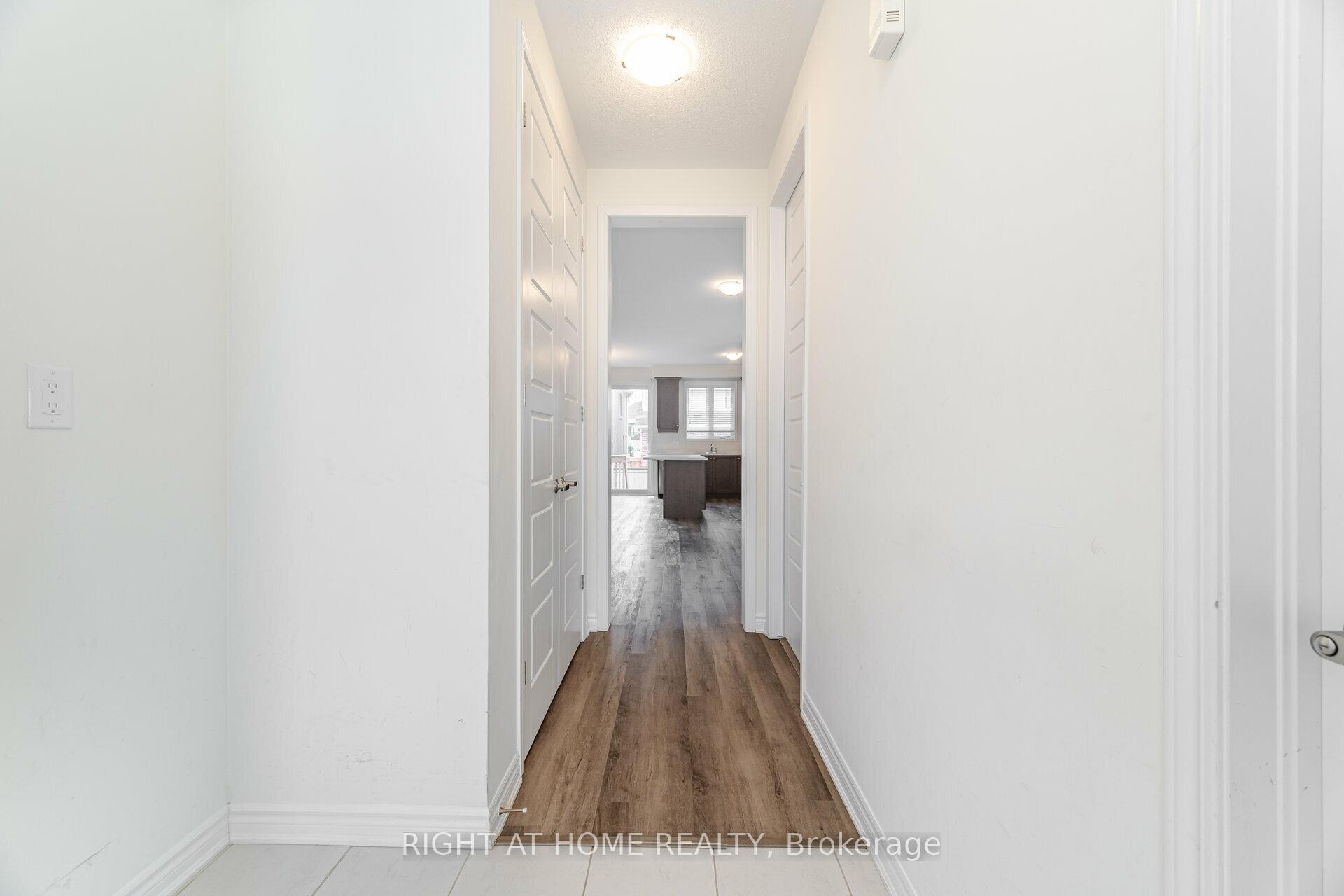 Photo 7 of 908 Sumac Gardens, Milton, Cobban — HOMEH