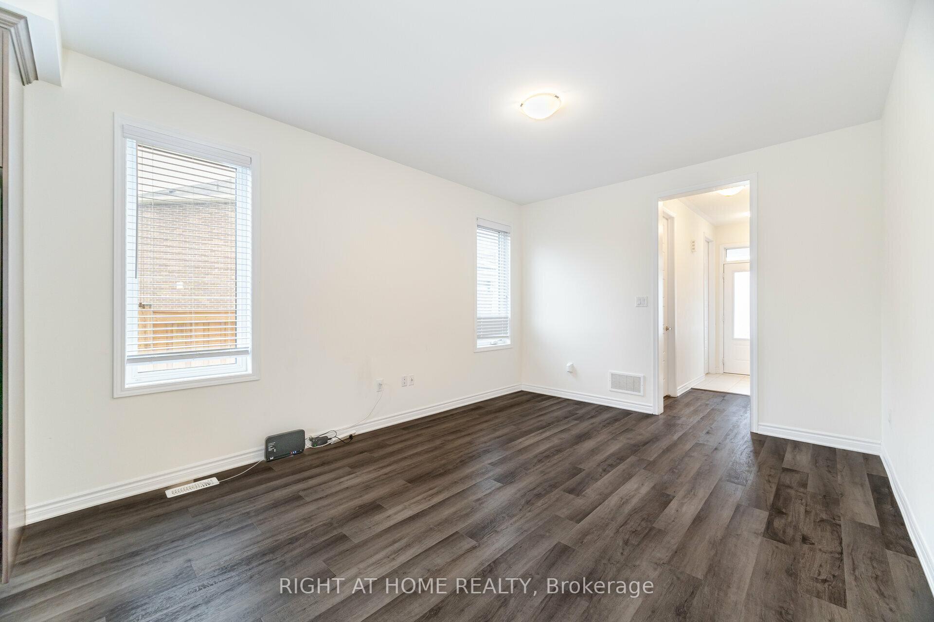 Photo 9 of 908 Sumac Gardens, Milton, Cobban — HOMEH