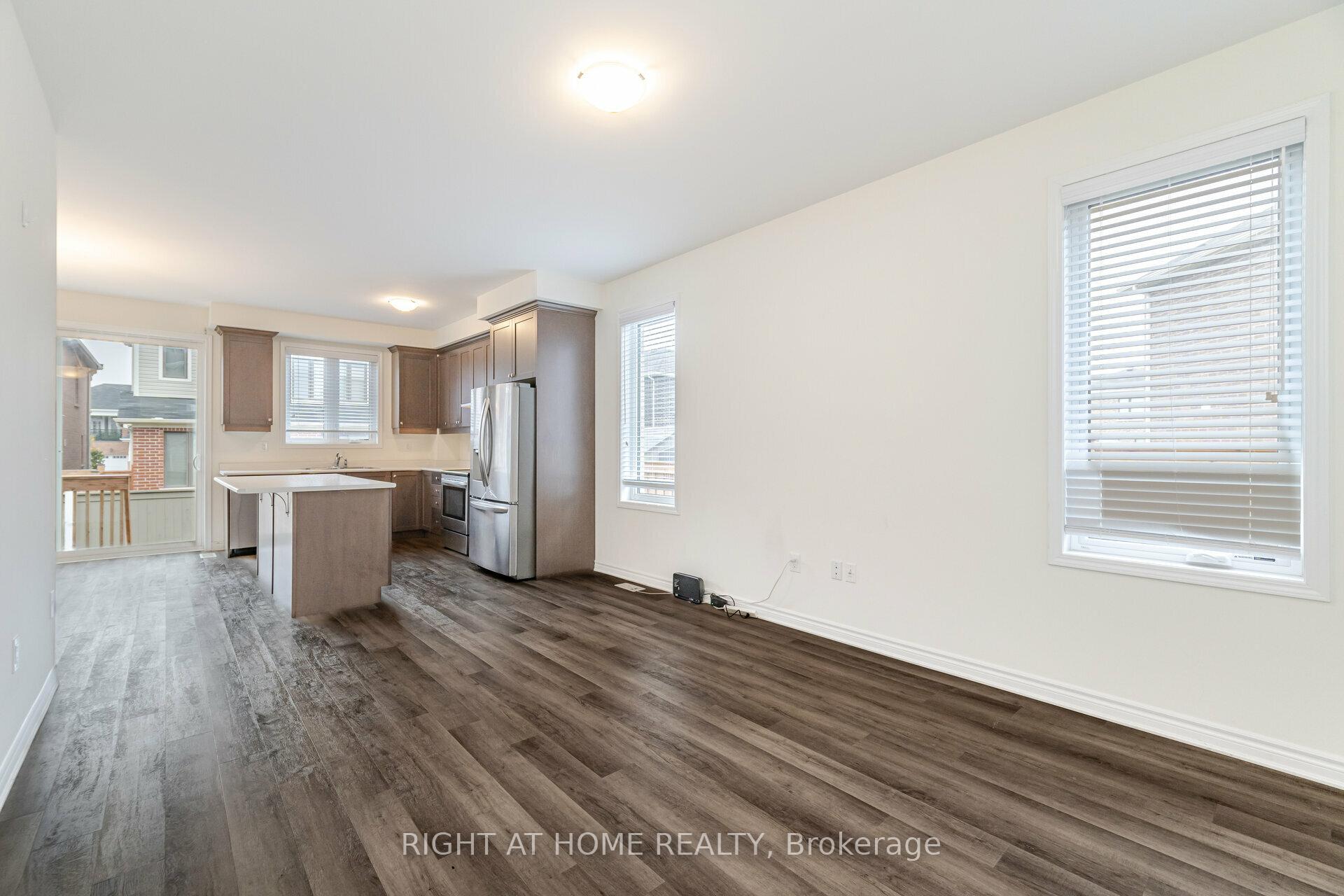 Photo 10 of 908 Sumac Gardens, Milton, Cobban — HOMEH