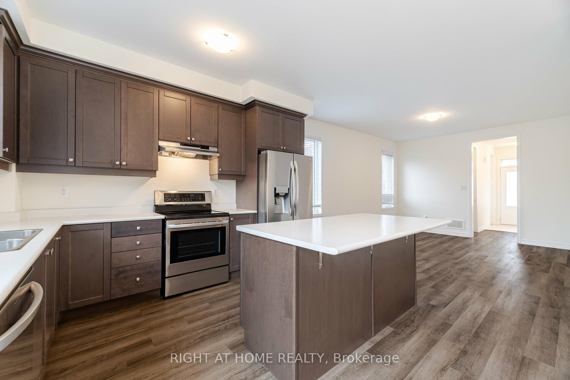 Photo 14 of 908 Sumac Gardens, Milton, Cobban — HOMEH