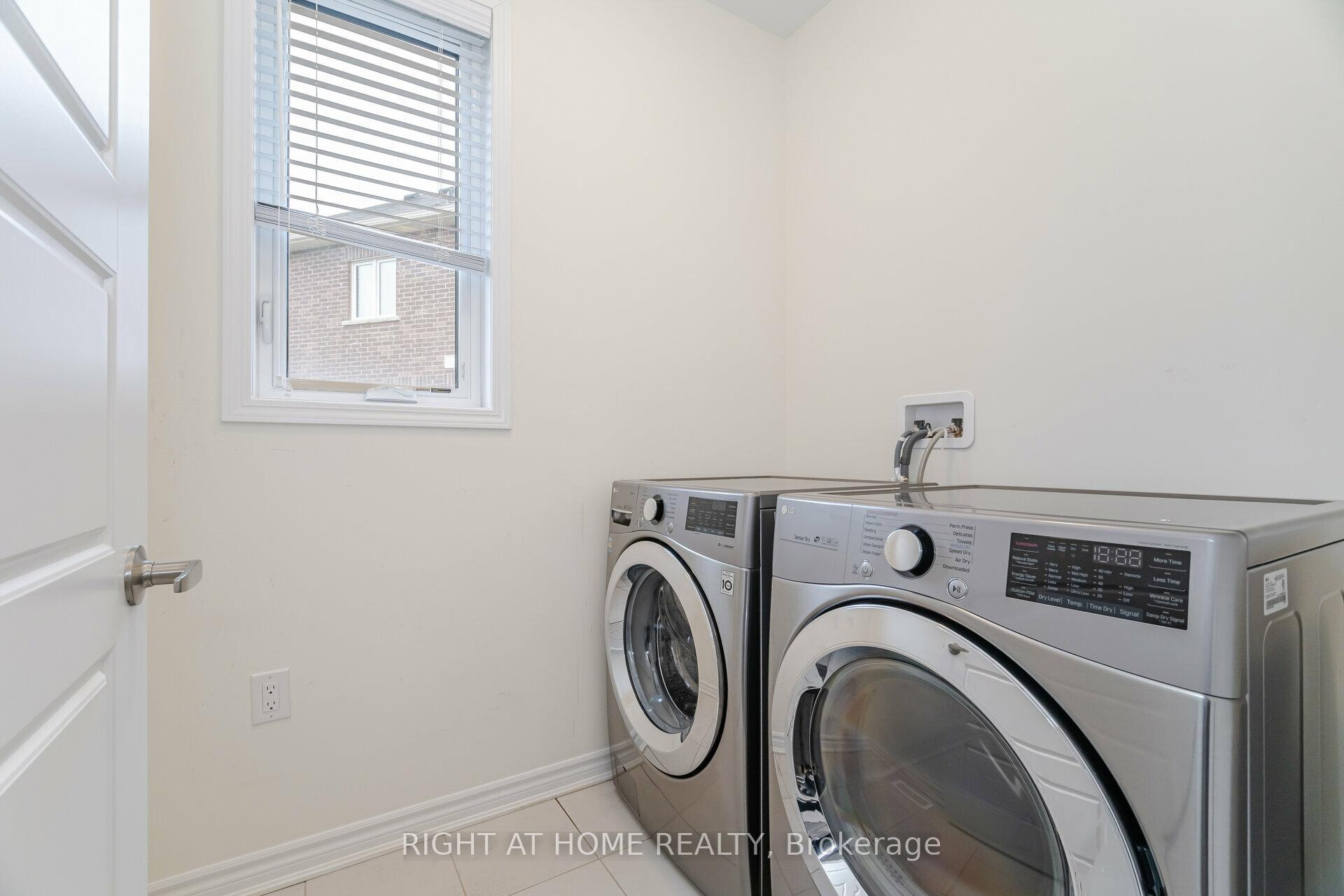 Photo 20 of 908 Sumac Gardens, Milton, Cobban — HOMEH