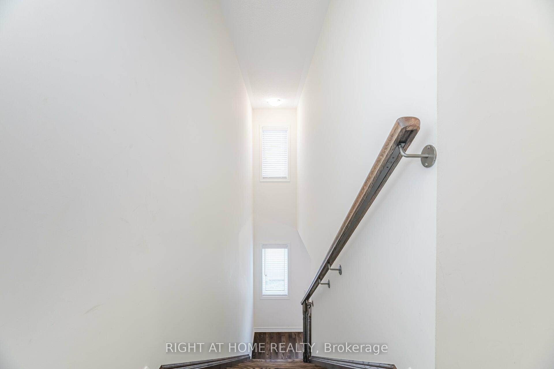 Photo 22 of 908 Sumac Gardens, Milton, Cobban — HOMEH
