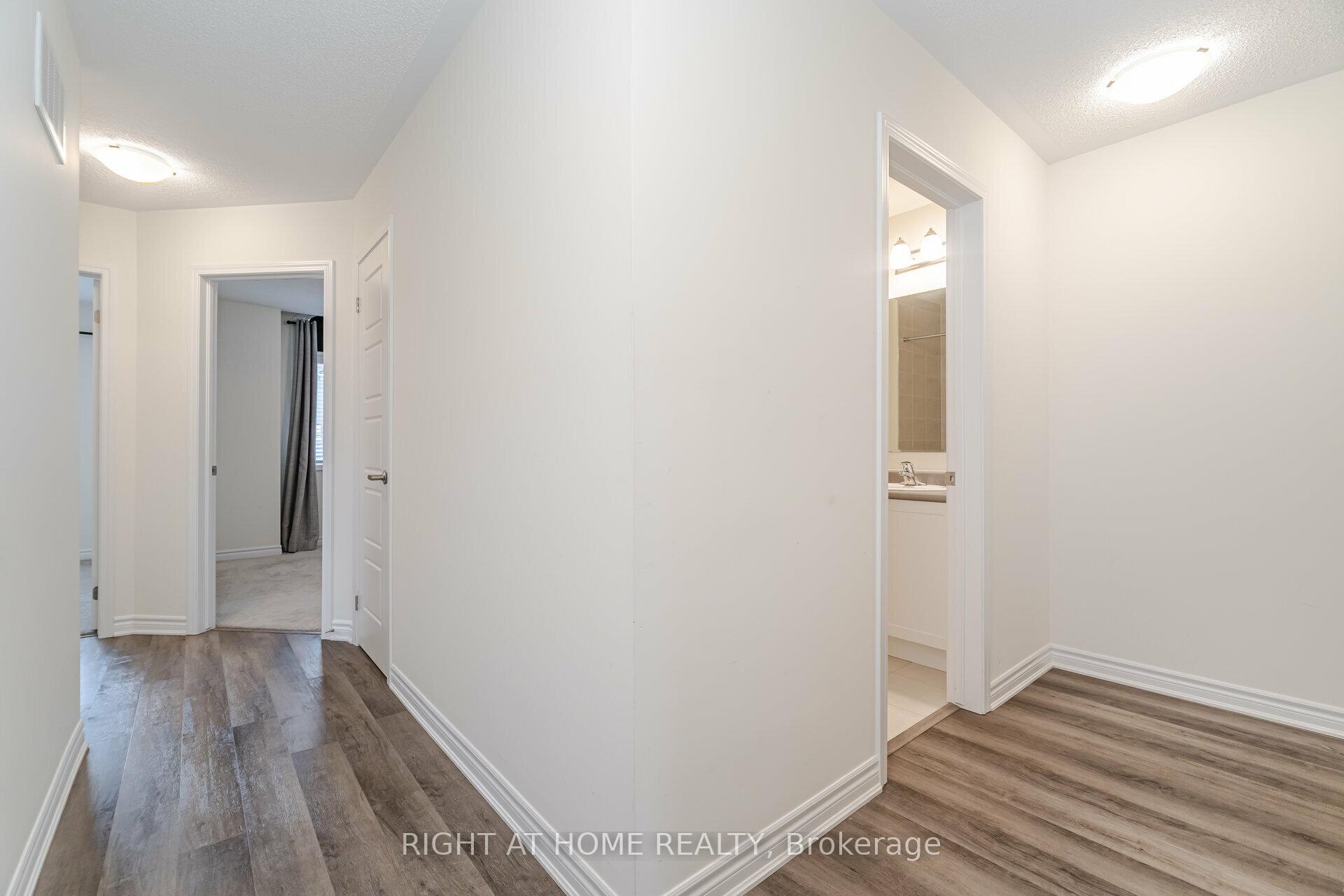 Photo 23 of 908 Sumac Gardens, Milton, Cobban — HOMEH