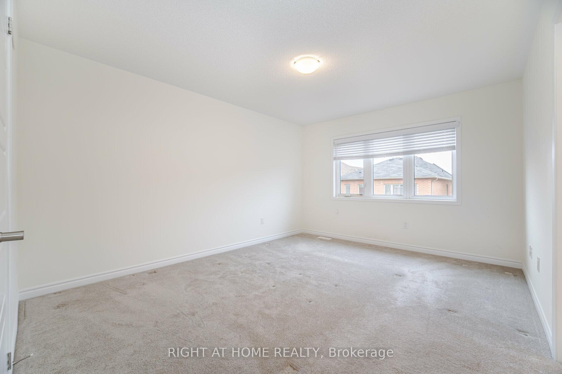 Photo 24 of 908 Sumac Gardens, Milton, Cobban — HOMEH