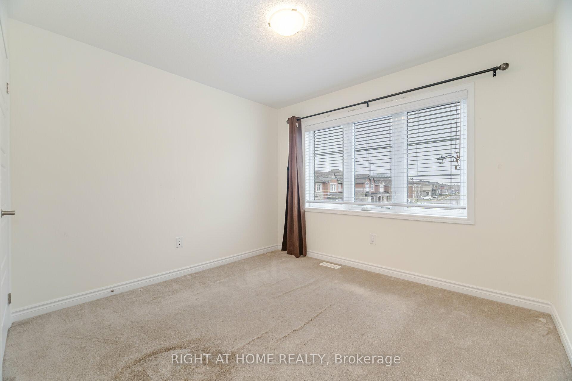 Photo 30 of 908 Sumac Gardens, Milton, Cobban — HOMEH